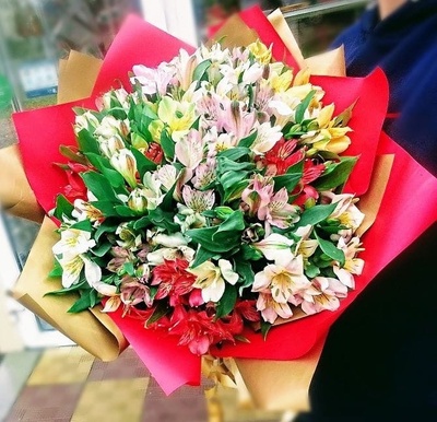 Букет Альстромерии