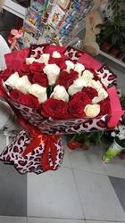 Букет бело красный леопард